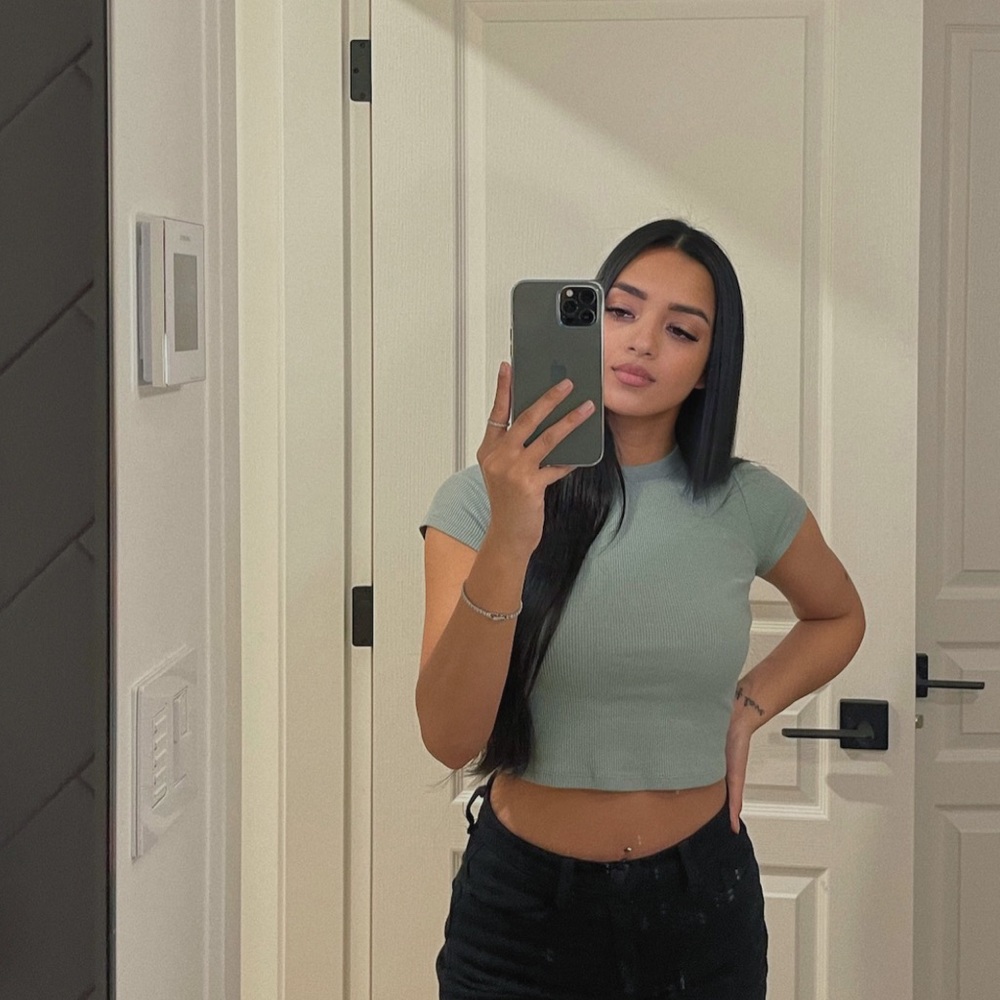 Aritzia Tee